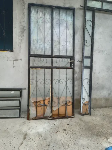 Porta, janela e basculante de ferro, pra quem trabalha com restauração