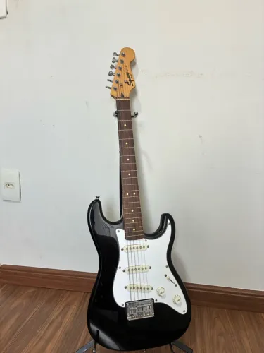 Guitarra Fender Squier