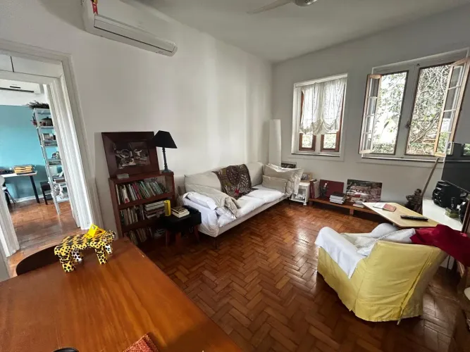 Apartamento : / Residencial / Cosme Velho