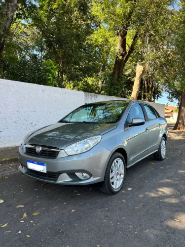 Fiat Grand Siena Essence 1.6 Flex 16V 2013