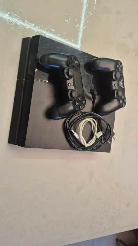 PlayStation 4 Fat HD 2TB + 2 Controles