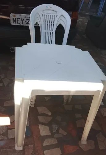 Cadeiras é mesa