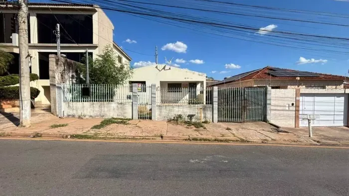 Casa para venda, 2 quarto(s), Jardim Cuiaba, Cuiabá