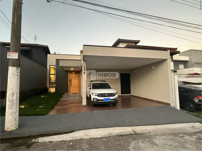 Casa em Condomínio na Independência Taubaté, 3 Dorms, 151m² à Venda