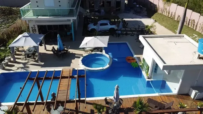 Chácara Alto Padrão Frente Represa Piscina, Sauna e Quadra de Areia | Ibiúna