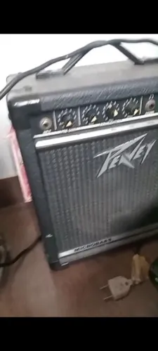 Vende se caixa de baixo Peavey
