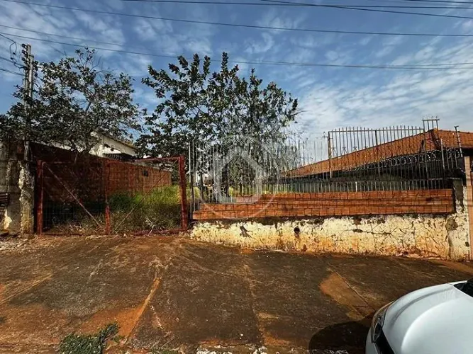 TERRENO AMPLO NO CENTRO