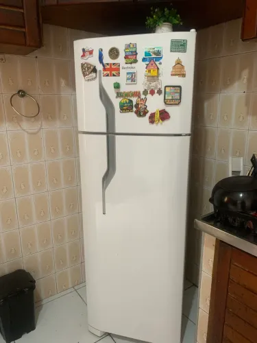 Geladeira Electrolux Frost Free 2 portas - branca (220V)