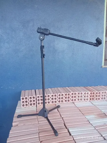 Pedestal de microfone novo