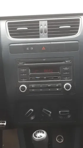Som original Vw Fox 2013 + Carenagem