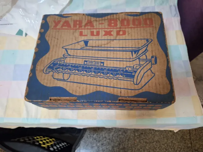 Balança yara retro