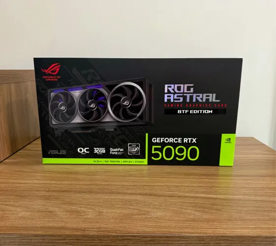 RTX 5090 Astral BTF 