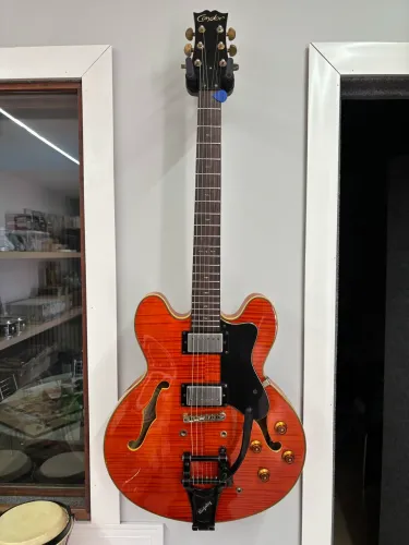 Guitarra Condor JC503 c/ Bigsby