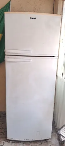 Geladeira grande.