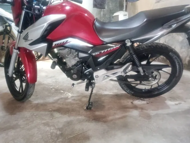 Moto Titan 2024