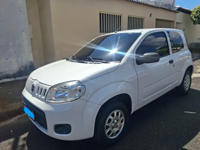 Fiat Uno Vivace 1.0 EVO Fire Flex 8V 3P 2014