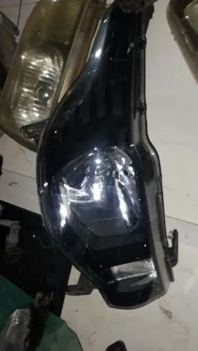 Vendo este farol do Mobi original