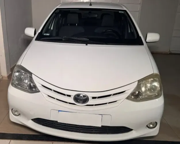 Toyota Etios XS Sedan 1.5 Flex 16V 4P Mec. 2013