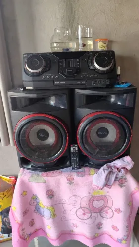 MICROSYSTEM LG XBOM 2.350 RMS DE POTÊNCIA, NÃO ENTREGO, PASSO CARTÃO 1.200