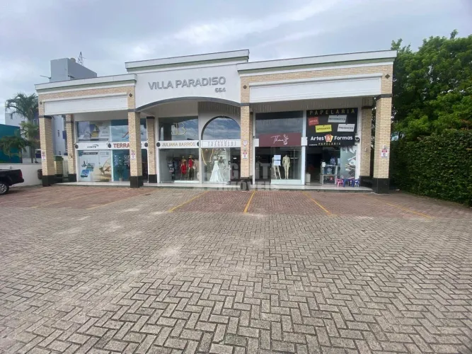 Ótima loja comercial para locação no bairro Lagoa da Conceição!