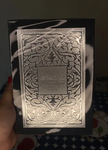 Perfume arabe Fakhar Black masculino