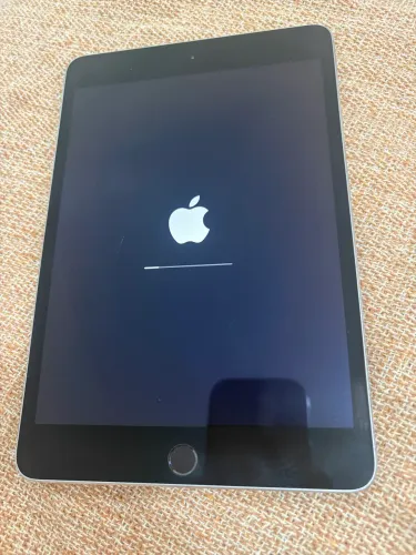 iPad mini 4 128GB prata