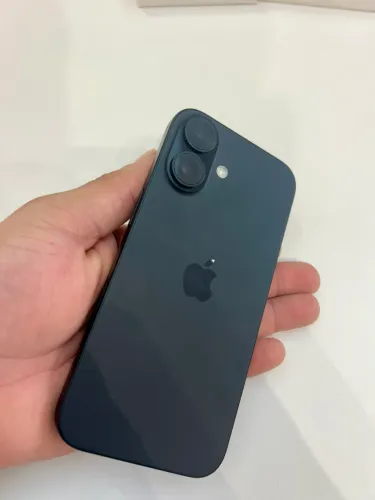 iPhone 16