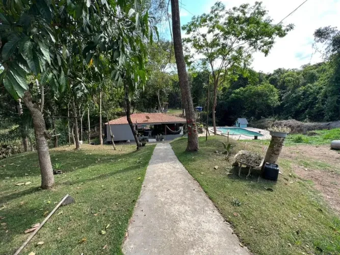 Chácara à venda, a aproximadamente 1h40min de Goiânia, município de São Miguel do Passa Qu