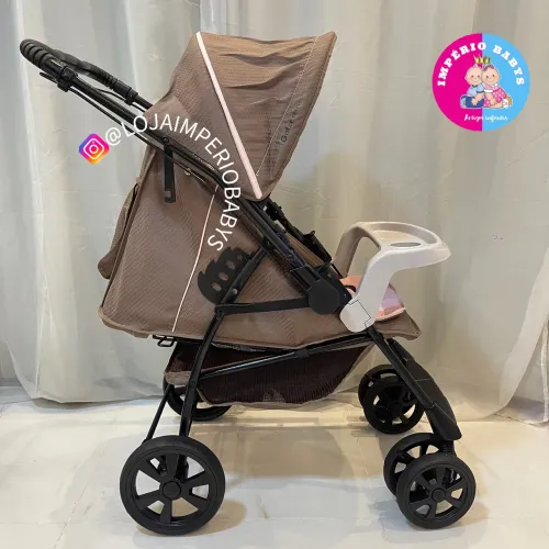Carrinho de bebê semi novo