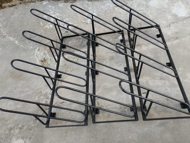 Tenho 3 peças de bicicletário para vender vendo junto ou separado