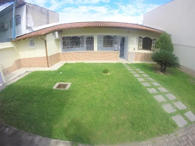 Vendo Casa Residencial ou Comercial em Pontal de Camburi com 364m² - R$ 1.800.000