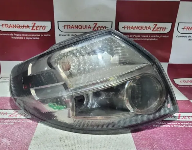 Lanterna traseira esquerda Ford Ka 2013 fumê 
