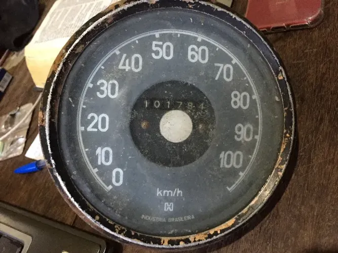Marcador de velocidade de carro, era de Fusca?de Kombi??