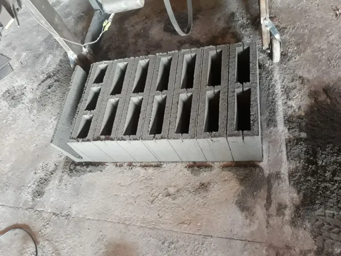 Poedeira de blocos universal (entrega grátis para algumas regiões)