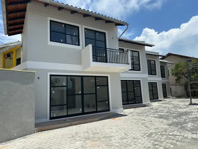 Sobrados semi-mobiliado ao lado Nautilus-Penha SC. Pode financiar via Banco.