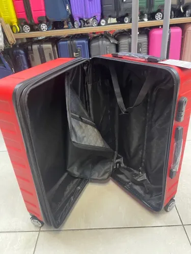 (Uma) mala de viagem MÉDIA 23kg 