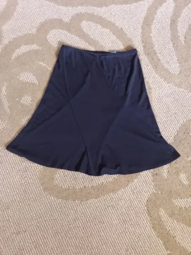 Saia feminina midi preta - tamanho P
