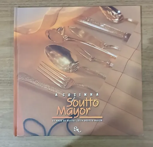 Livro a cozinha soutto mayor 30 anos do buffet Célia soutto mayor