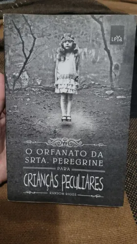 Livro: O orfanato da Srta Peregrine para crianças peculiares