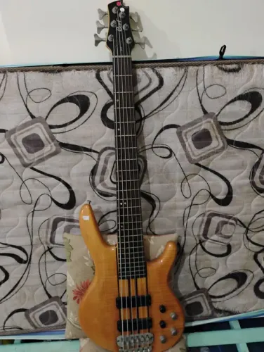 Baixo cort artisan A6 coreano ano 2001