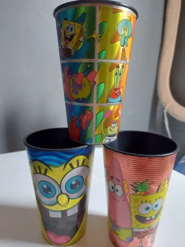 Copos Bob Esponja Usados mas em bom estado