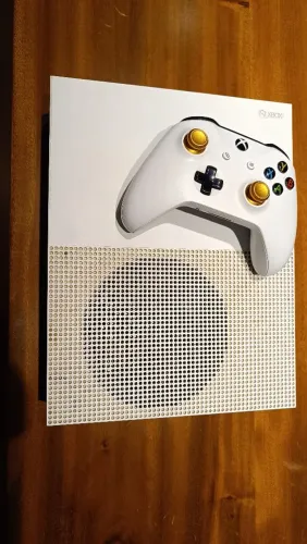 Xbox One S Branco - Controle incluso