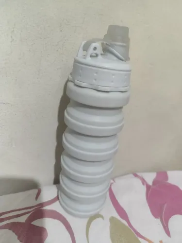 Garrafa de água retrátil