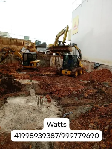 Mini escavadeira Caterpillar 250