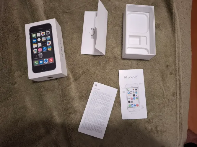 iPhone 5S - Caixa Completa (sem carregador e fone)