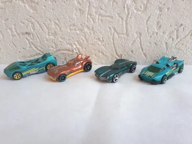 Kit 4 Carrinhos Miniatura Hot Wheels Speed Bump E Outros-cod A (Usado)