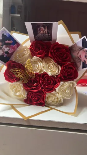 Buquê flores de cetim 