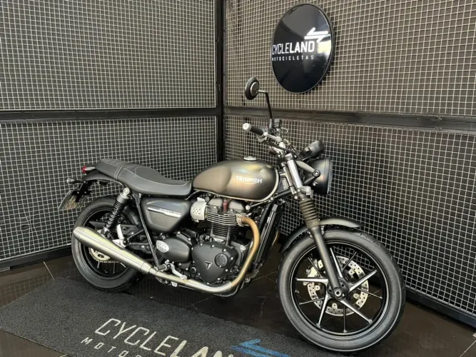 Triumph Street twin 900cc 2020