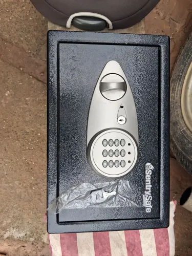 Cofre sentry safe com chave e codigo emmperfeito estado 