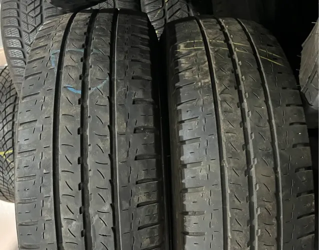 Par de pneus 15 Iveco , Sprinter , Ducato 215/70 R15C semi novos 